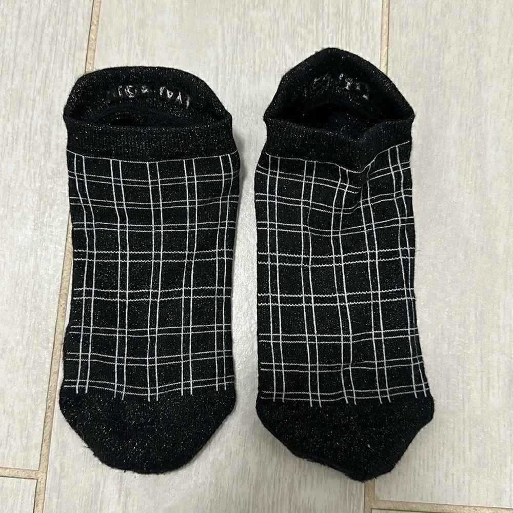 New tavi noir grip socks. Black and glitter OS